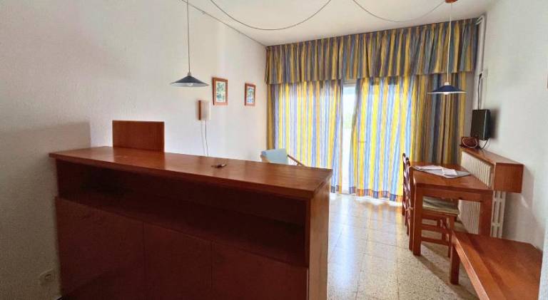 Serviced apartment with patio, pool & yard | Suitable for remote work — photo 5