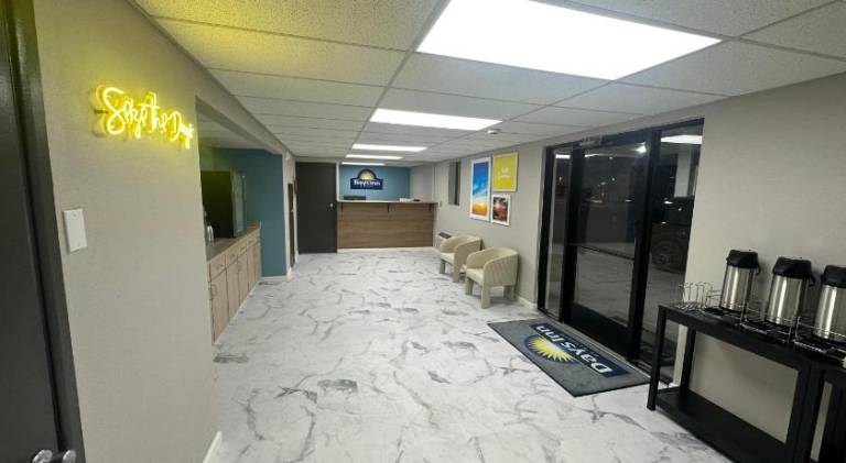 Days Inn by Wyndham Farmington NM — photo 2