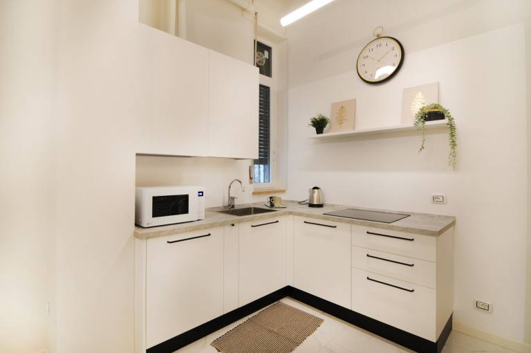 Apartment close to Teatro Romano and Ponte Pietra — photo 4