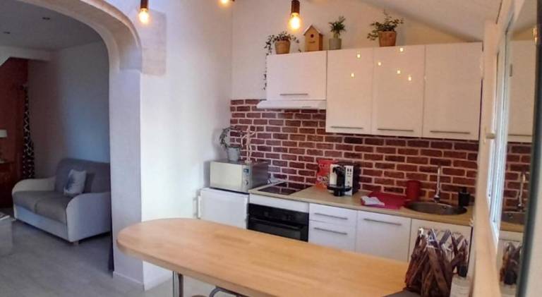 House with 1 room for 4 persons in Chartres