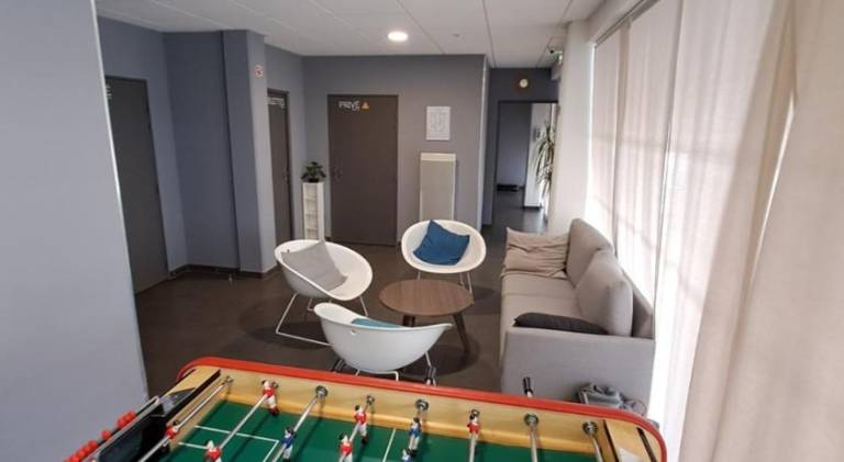 Serviced apartment with terrace — photo 4
