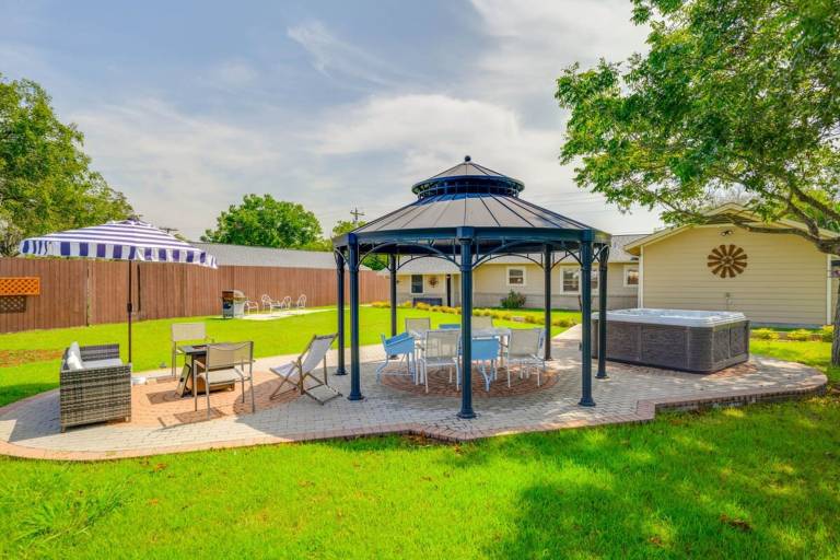 5 2 two kings hot tub firepit 16min to Wine Trail nearby Pickleball courts pool — photo 3