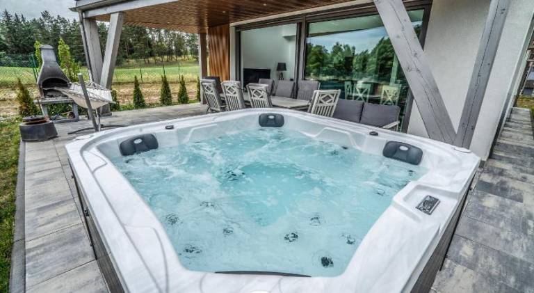 Beautiful villa with sauna, BBQ & hot tub | Pets allowed — photo 3