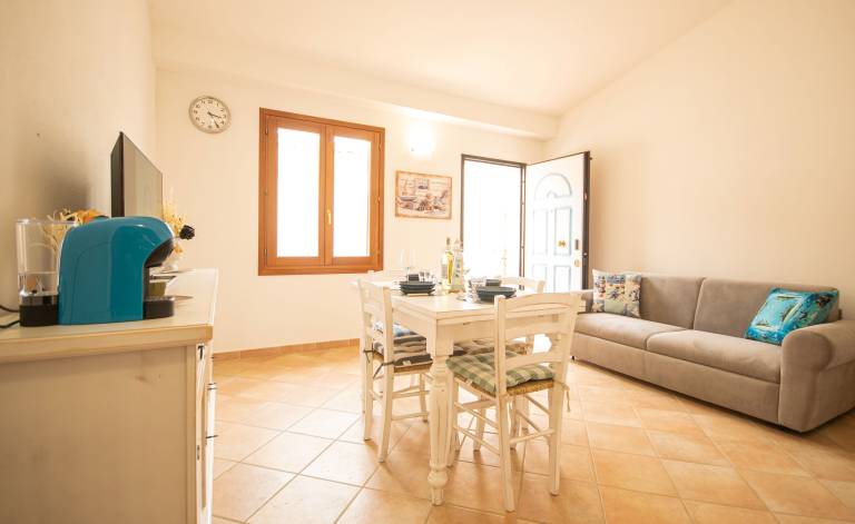 Family-oriented beautiful apartment with patio | Mountain view | Pets are welcome — photo 5