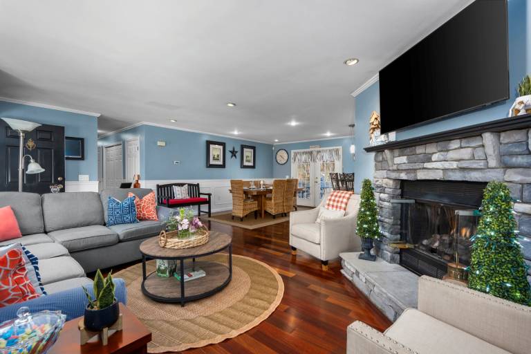 Dog friendly and spacious just minutes from Scusset Beach — photo 3