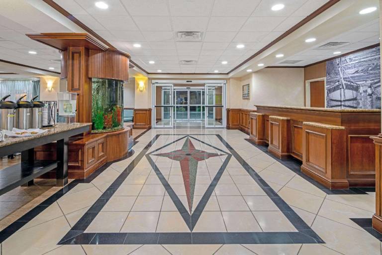 La Quinta Inn & Suites by Wyndham Corpus Christi-N Padre Isl — photo 3