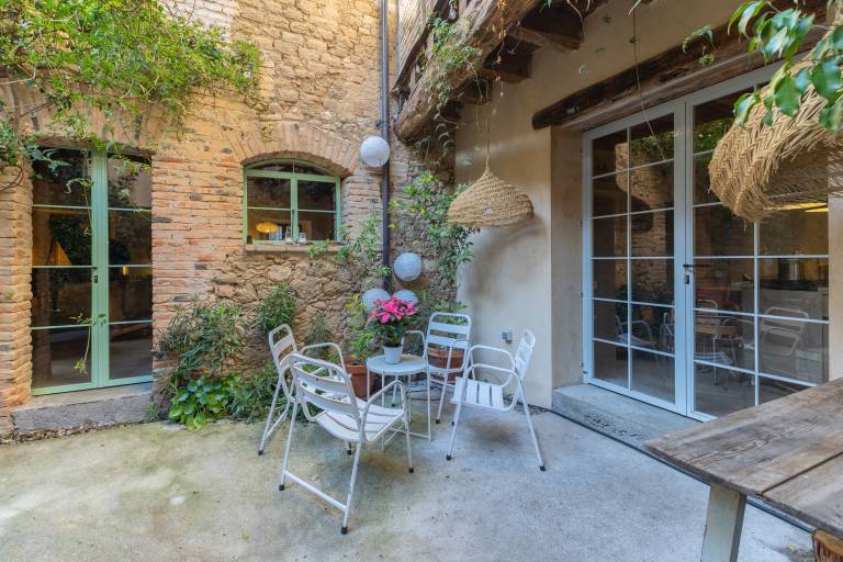 Historic Casona in Sierra de Gredos – Private Pool, 7 Bedrooms, 14 Guests — photo 2