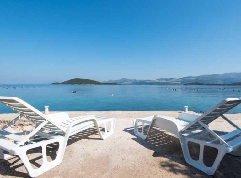Spacious and Cozy Seafront Apartments - Two Bedroom Apartment with Terrace and Sea View in Dubrovnik