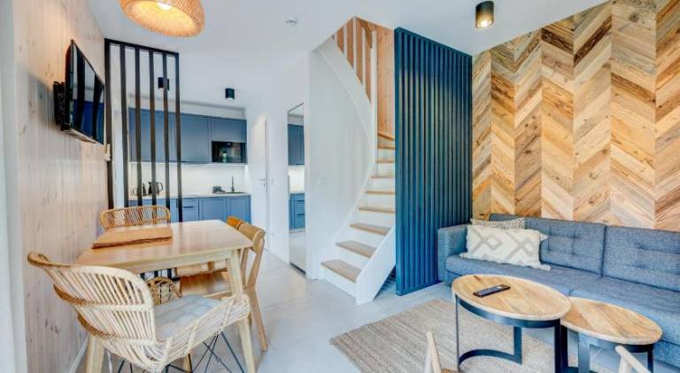 House with yard, barbeque & patio — photo 3
