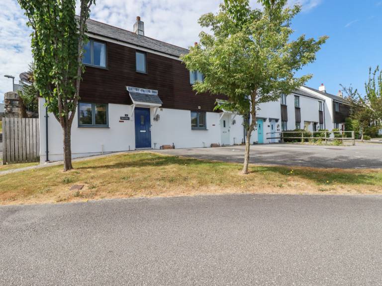 Children-friendly pleasant cottage with yard | Beach view | Pets are welcome in St. Austell