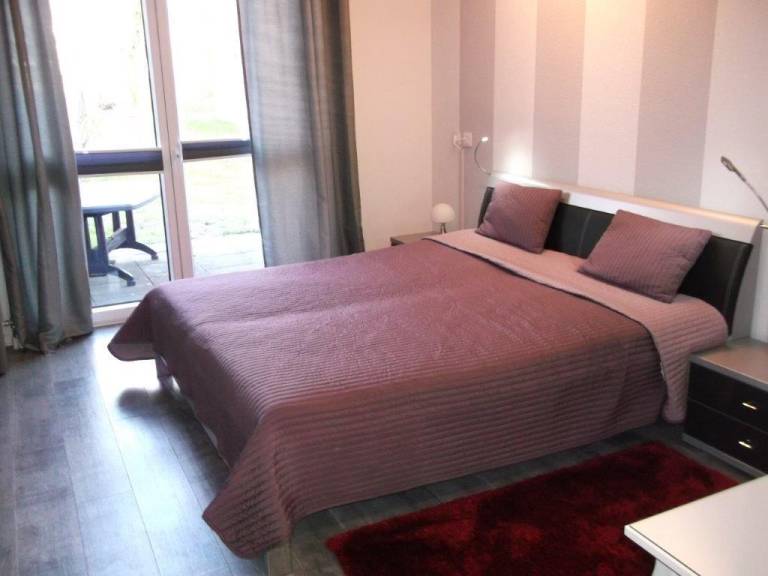 Lovely holiday apartment with patio & yard | Dogs allowed — photo 5