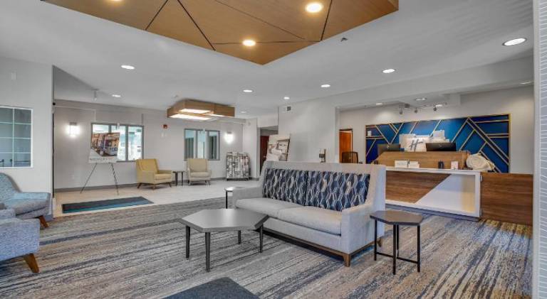Holiday Inn Express Hotel & Suites Portland - Jantzen Beach By IHG — photo 2