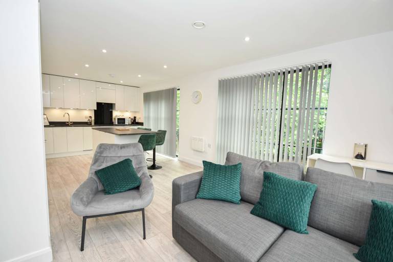 Fabulous 3 Bed Manchester Apartment Near Etihad