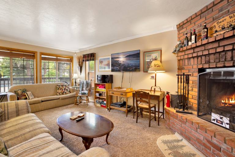 Family-oriented pleasant cabin with jacuzzi, patio & grill | Mountain view | Good for workation | Pet-friendly — photo 3