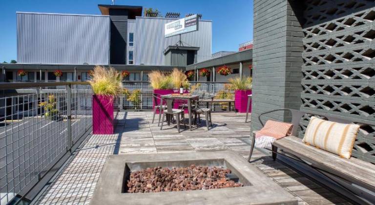 The Grove West Seattle Inn — photo 4