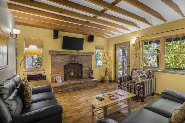 Family-friendly wonderful house with fast internet & hot tub | City view | Pet-friendly — photo 2