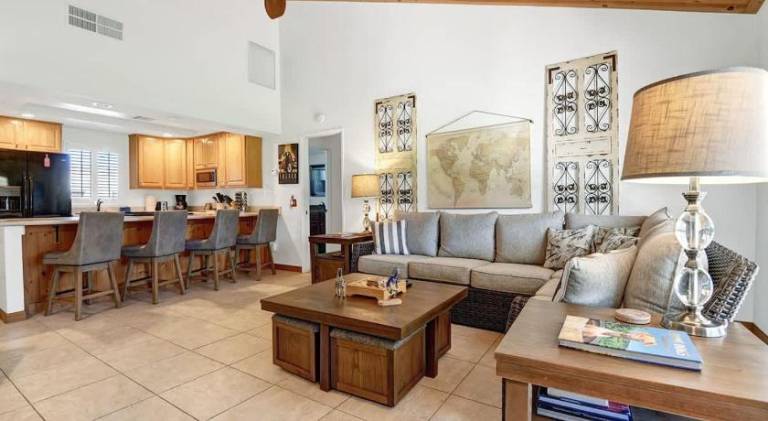 Vacation home with jacuzzi | Pets allowed — photo 3