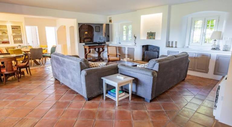 Fully equipped villa with patio, private pool & yard | Perfect for remote work | Dogs allowed — photo 5