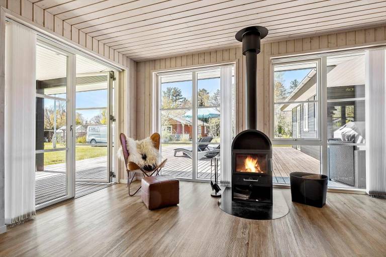 Vacation home with terrace & barbecue — photo 2