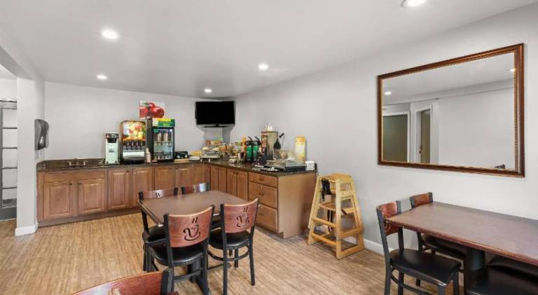Quality Inn Atlanta Airport-Central — photo 4