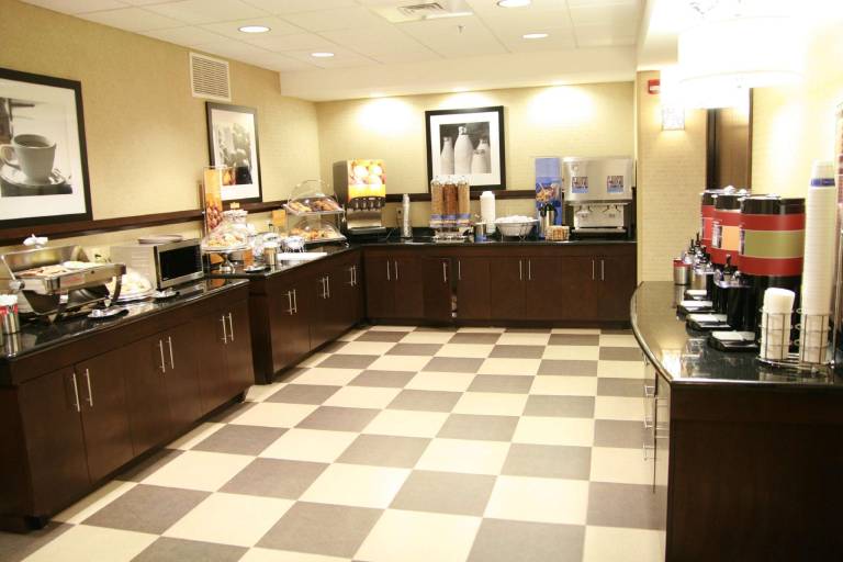 Hampton Inn Topeka — photo 4