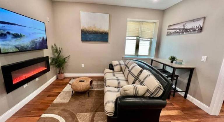 Apartment | Close to Love Park — photo 3