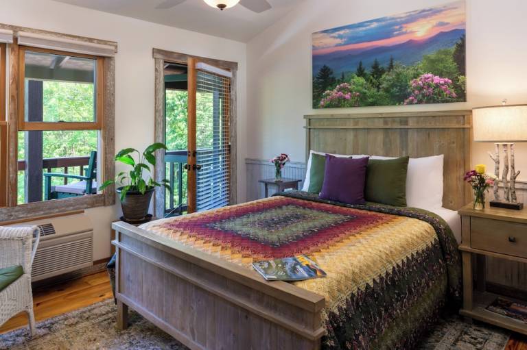 Bed and breakfast  Avery Creek