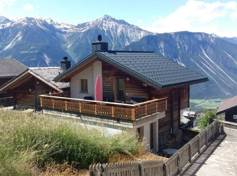 Chalet  Montana