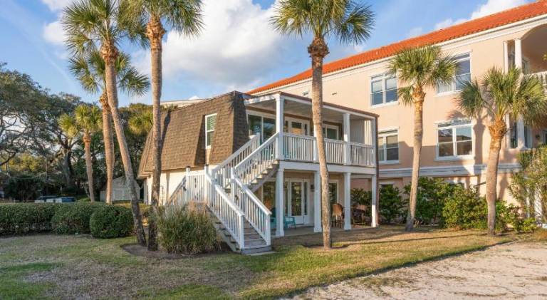 Vacation home | Beach nearby | Pet-friendly — photo 5