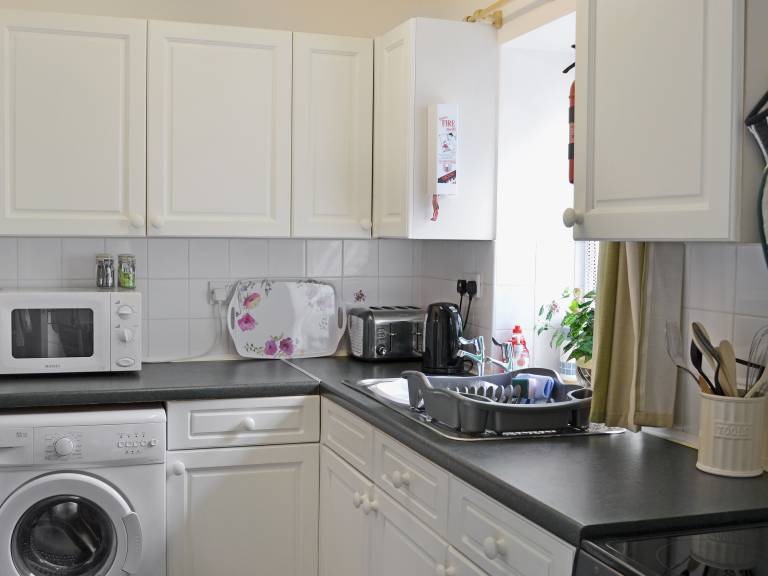 Cottage with BBQ & garden | Water view — photo 4