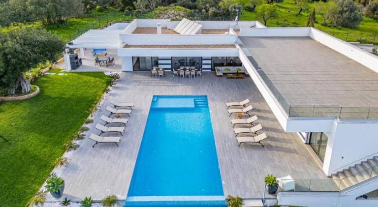Fully equipped nice villa with patio, garden & private pool | Pets are welcome — photo 2