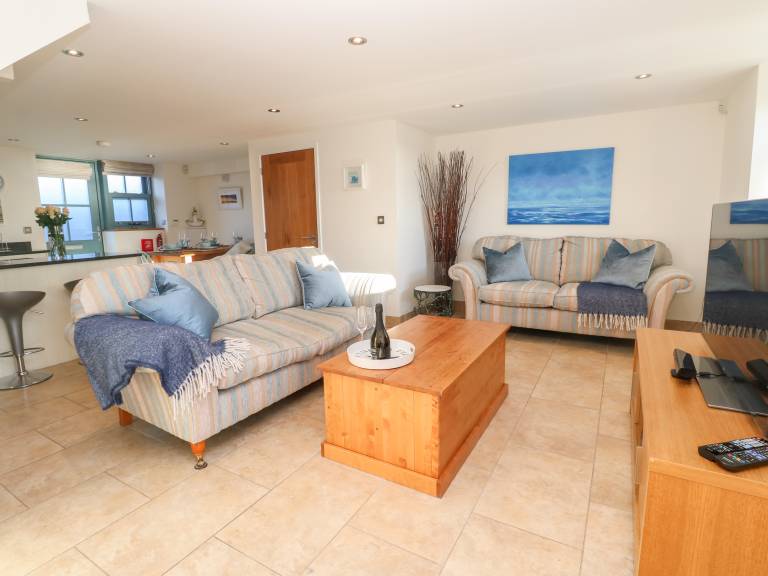 Cottage with garden | Beach view — photo 4