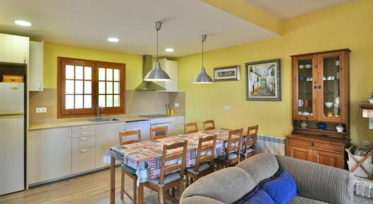 Chalet with garden, private pool & patio — photo 4