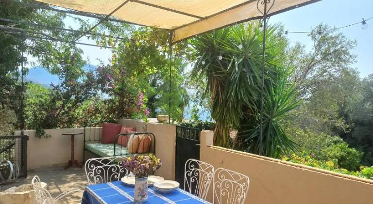 Beautiful house with patio & garden | Perfect for remote work | Pets are welcome — photo 3