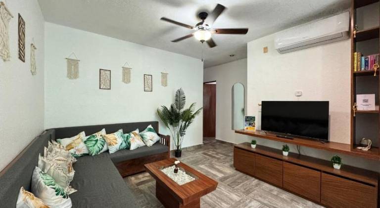 Modern 2BR Apt-3 Baths-Pool-Wi-Fi-Steps to Beach — photo 2