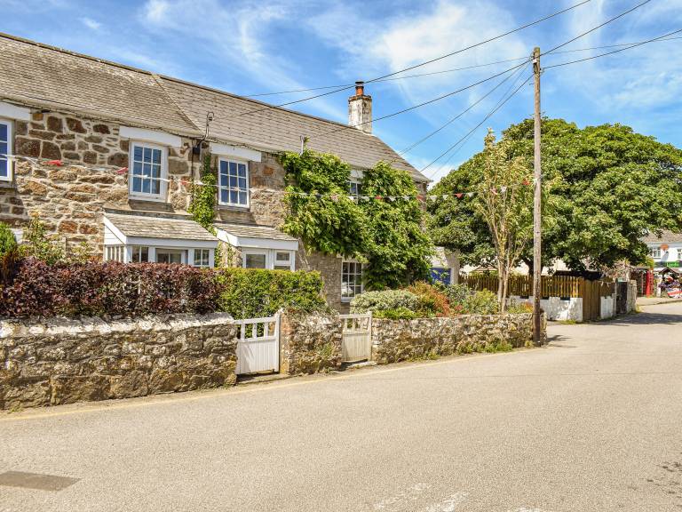 Children-friendly cottage with garden | Pets are welcome in Newquay