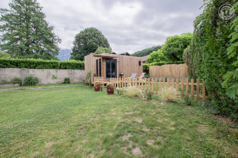 Pleasant gite with patio & yard | Dogs allowed — photo 3