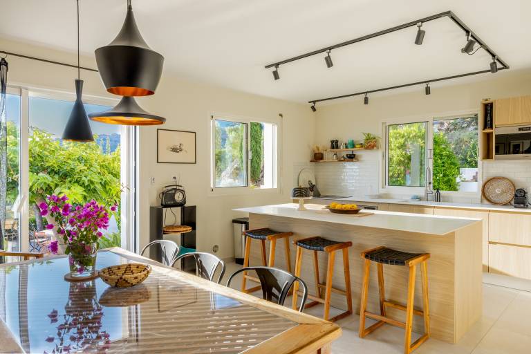 Children-friendly beautiful villa with garden, grill & private pool | Mountain view | Pet-friendly — photo 3