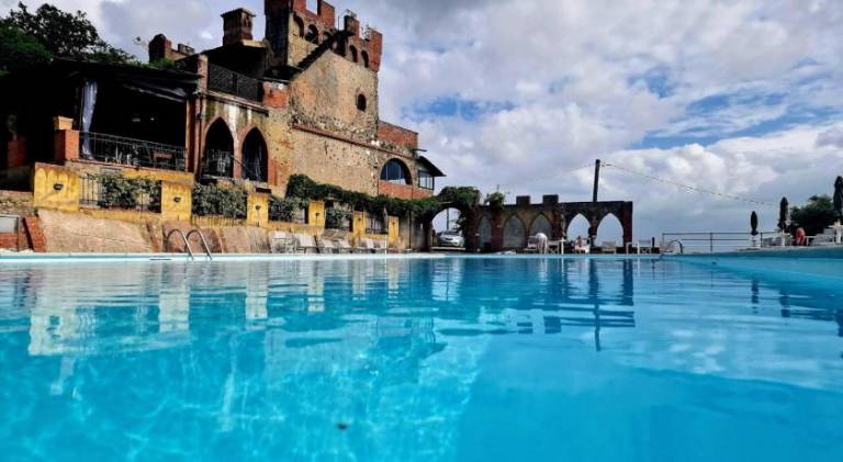 Resort Villa with private Jacuzzi in Ameglia