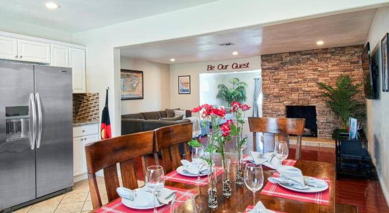 Fully equipped vacation home with hot tub, barbecue & private pool | Pets are welcome — photo 5