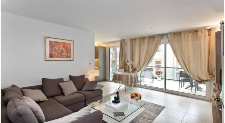Holiday apartment with terrace — photo 2