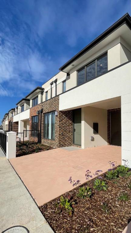 House  Lynbrook