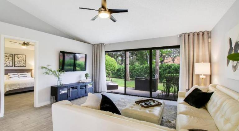 Beautiful villa with pool | Pets allowed — photo 2