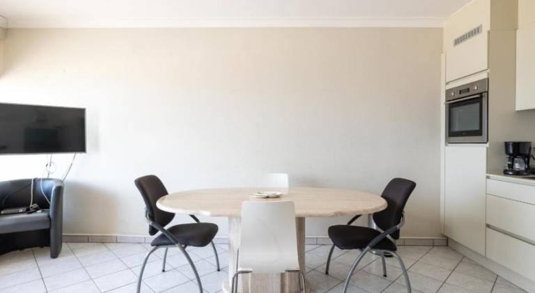 Holiday apartment with terrace — photo 5