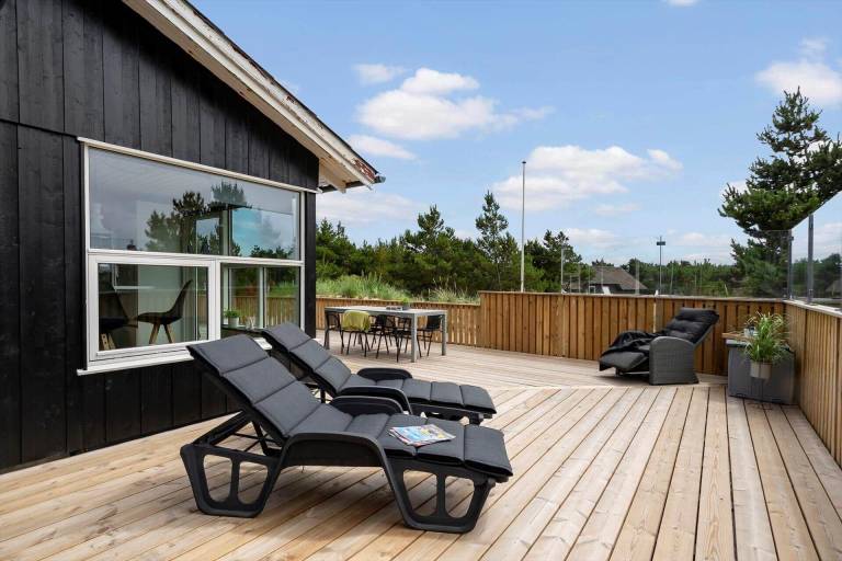 Vacation home with grill, patio & sauna — photo 3