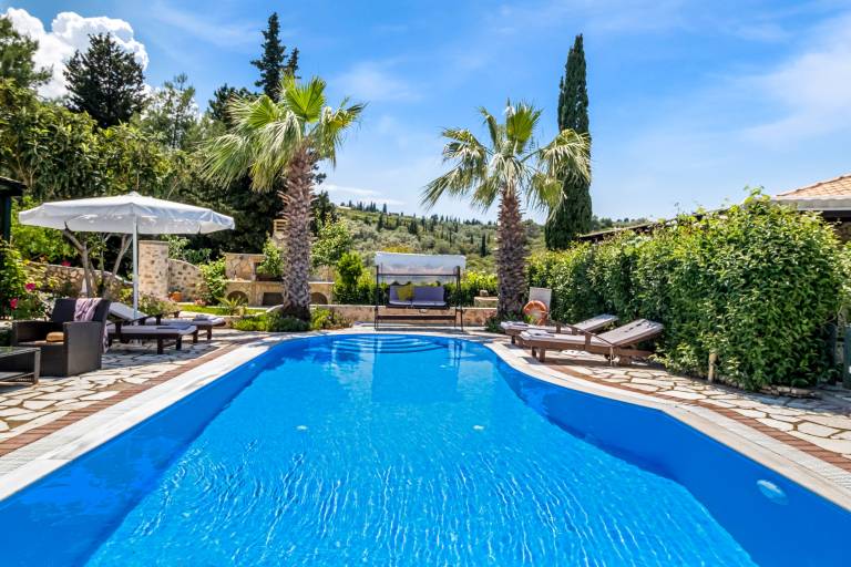 Big villa with garden, jacuzzi & grill | Garden view | Pets allowed — photo 3