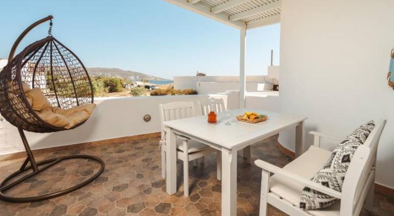 Holiday apartment with yard & terrace — photo 3