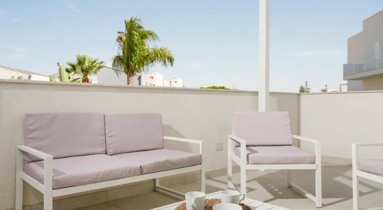 Apartment with terrace — photo 3