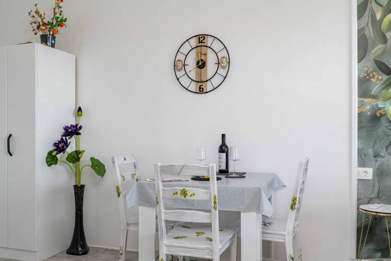 Apartma Bar