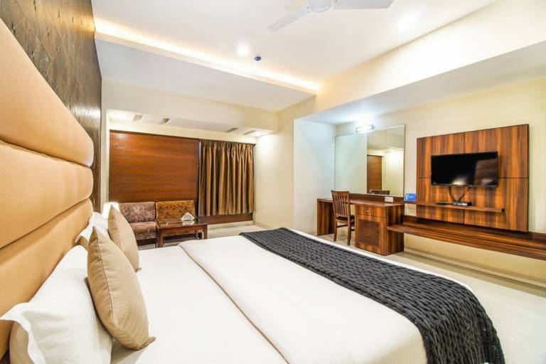 The Avenue Hotel & Banquet Near Bhopal Junction